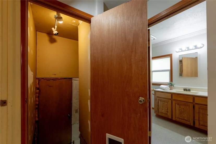 Property photo for 20006 68th Avenue Ne, Kenmore photo 19