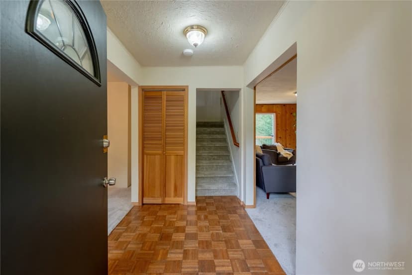 Property photo for 20006 68th Avenue Ne, Kenmore photo 3