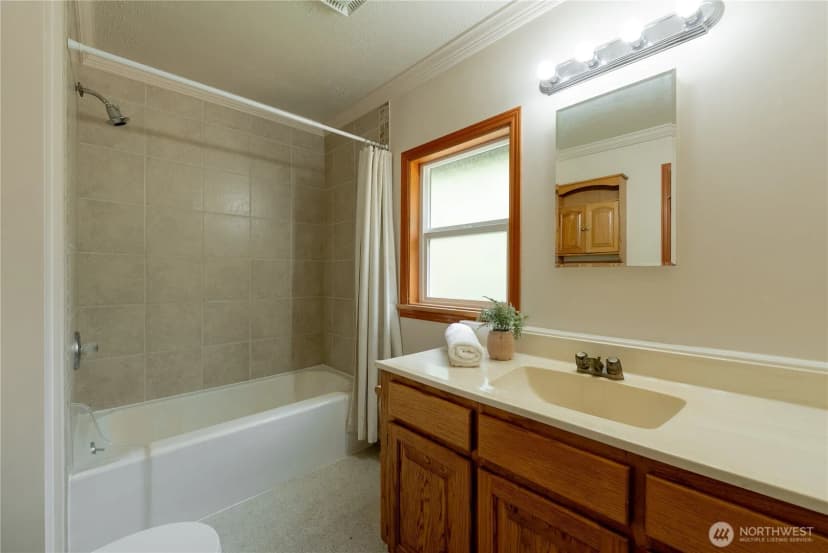 Property photo for 20006 68th Avenue Ne, Kenmore photo 20