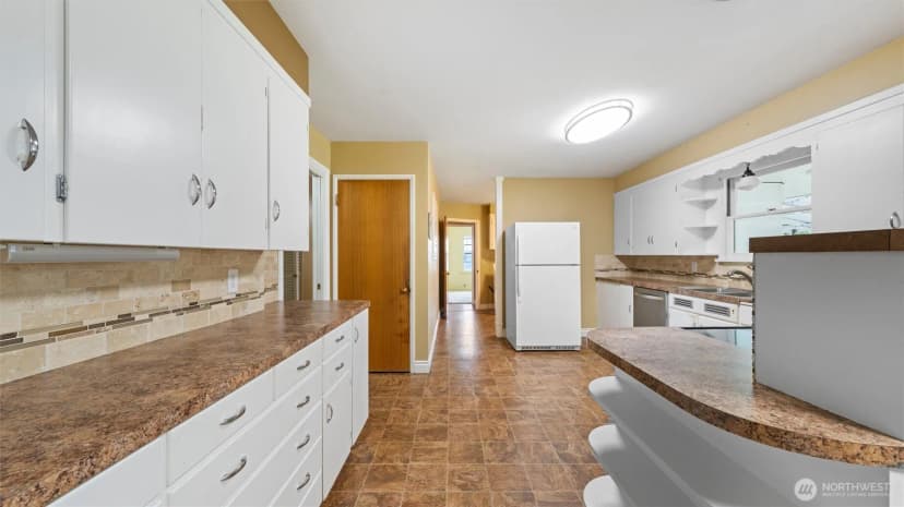Property photo for 300 W Fifth Street, Waitsburg photo 11