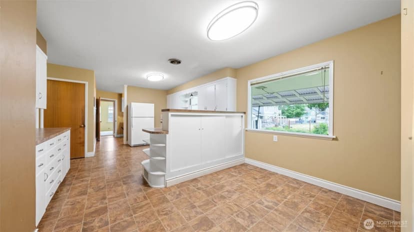 Property photo for 300 W Fifth Street, Waitsburg photo 9