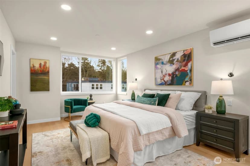 Property photo for 1127 B 10th Avenue E, Seattle photo 10