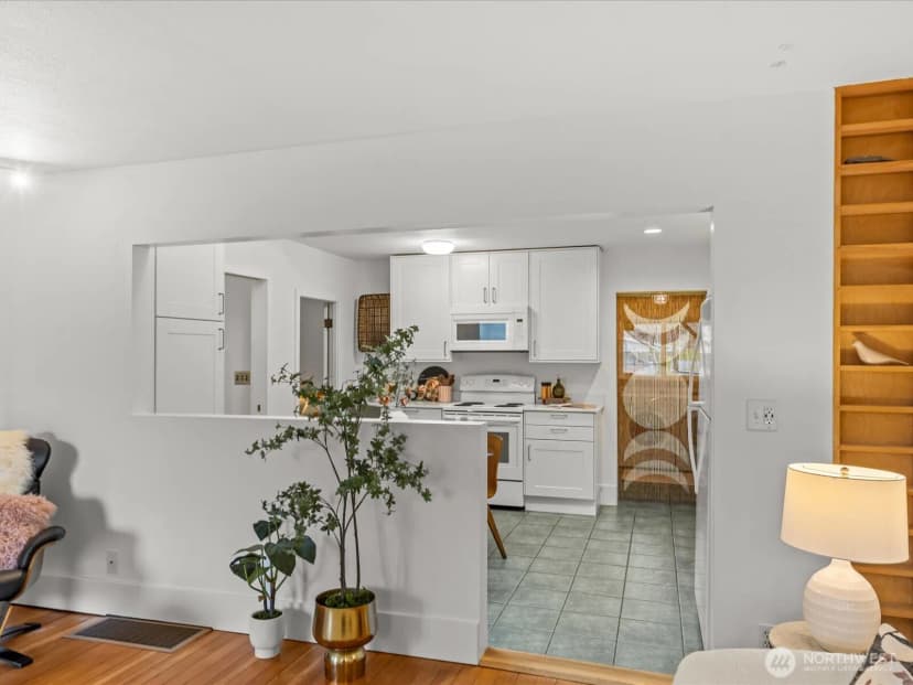Property photo for 8117 17th Avenue Sw, Seattle photo 7