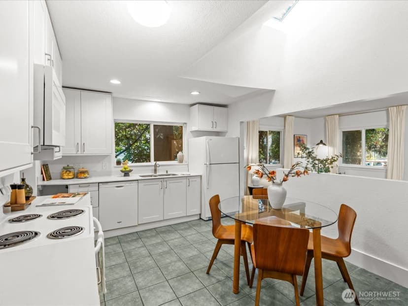 Property photo for 8117 17th Avenue Sw, Seattle photo 8