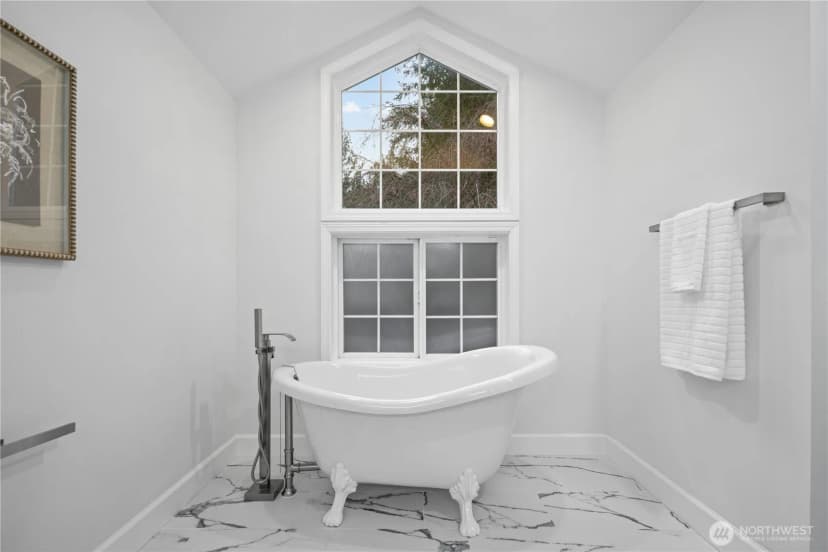 Property photo for 1626 W Beaver Lake Drive Se, Sammamish photo 25