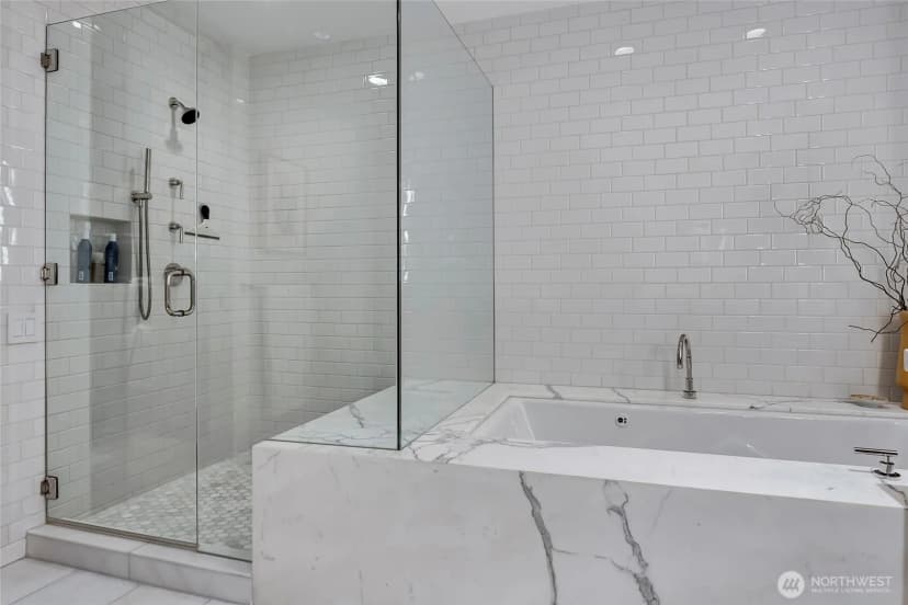 Property photo for 715 2nd Avenue #1702, Seattle photo 25