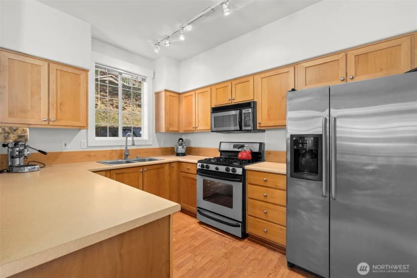 Property photo for 23120 Se Black Nugget Road #e1, Issaquah photo 14