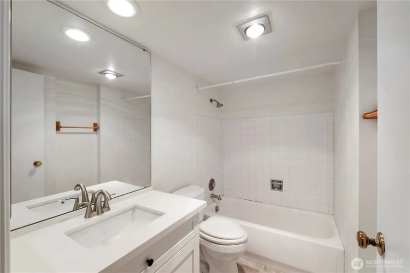 Property photo for 8501 Zircon Drive Sw #d56, Lakewood photo 11