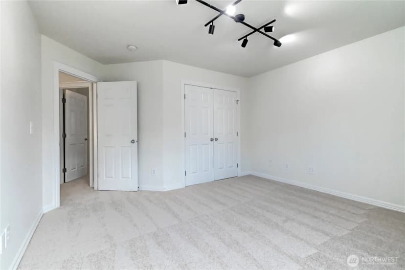 Property photo for 8032 124th Court Ne, Kirkland photo 28