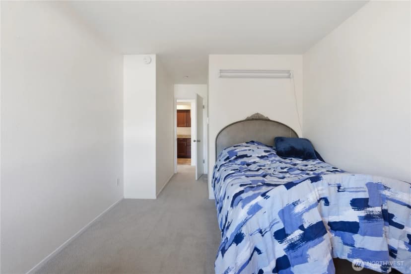 Property photo for 10101 Se 3rd Street #402, Bellevue photo 17