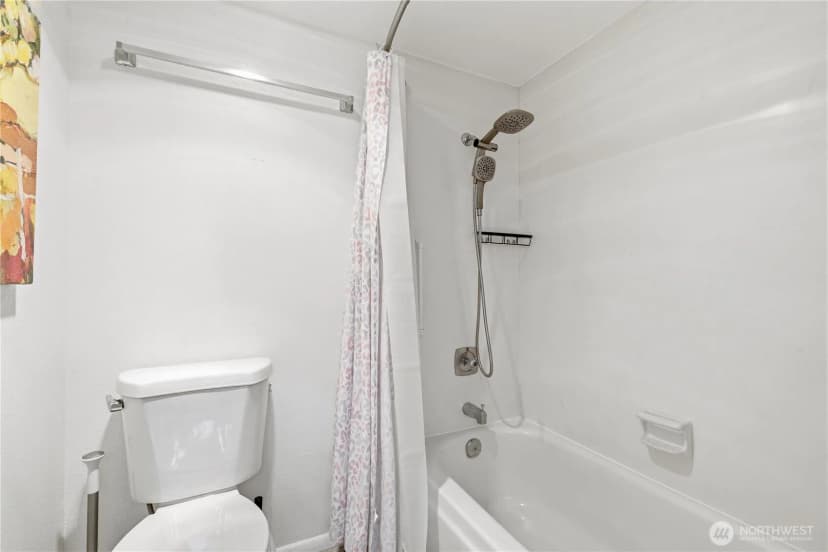 Property photo for 10101 Se 3rd Street #402, Bellevue photo 15