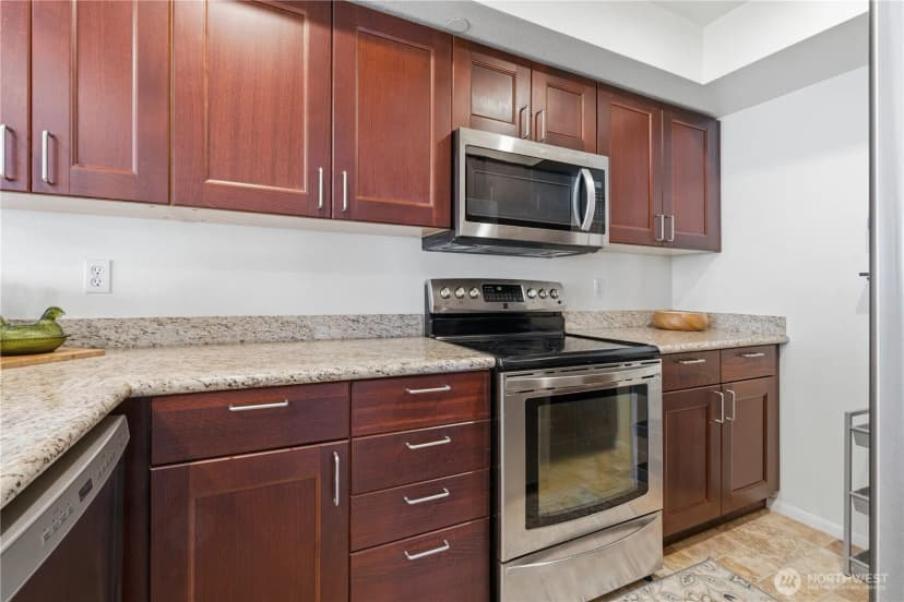 Property photo for 10101 Se 3rd Street #402, Bellevue photo 9