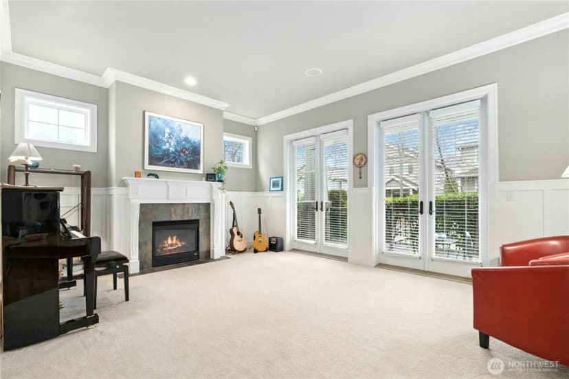 Property photo for 2411 30th Avenue Ne, Issaquah photo 3