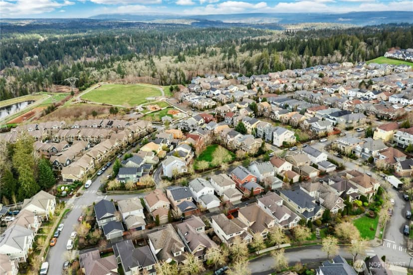 Property photo for 2411 30th Avenue Ne, Issaquah photo 38