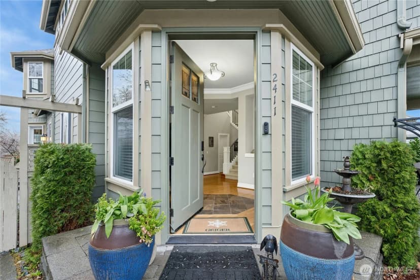 Property photo for 2411 30th Avenue Ne, Issaquah photo 2