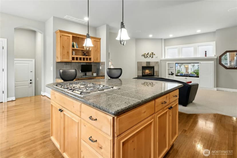 Property photo for 2411 30th Avenue Ne, Issaquah photo 10