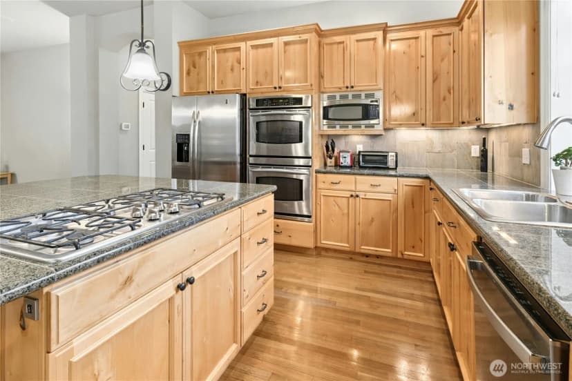 Property photo for 2411 30th Avenue Ne, Issaquah photo 8