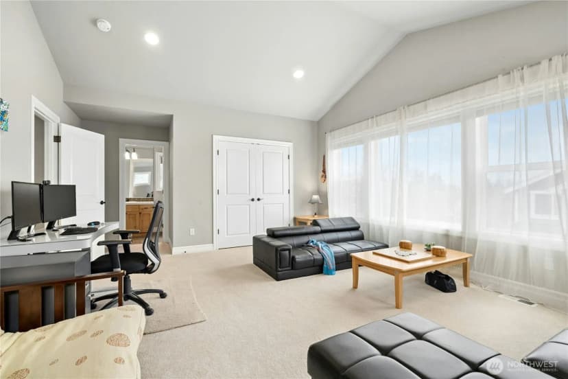 Property photo for 2411 30th Avenue Ne, Issaquah photo 29