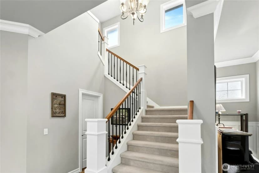 Property photo for 2411 30th Avenue Ne, Issaquah photo 16