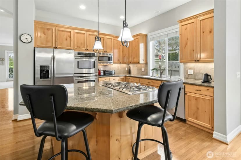 Property photo for 2411 30th Avenue Ne, Issaquah photo 9