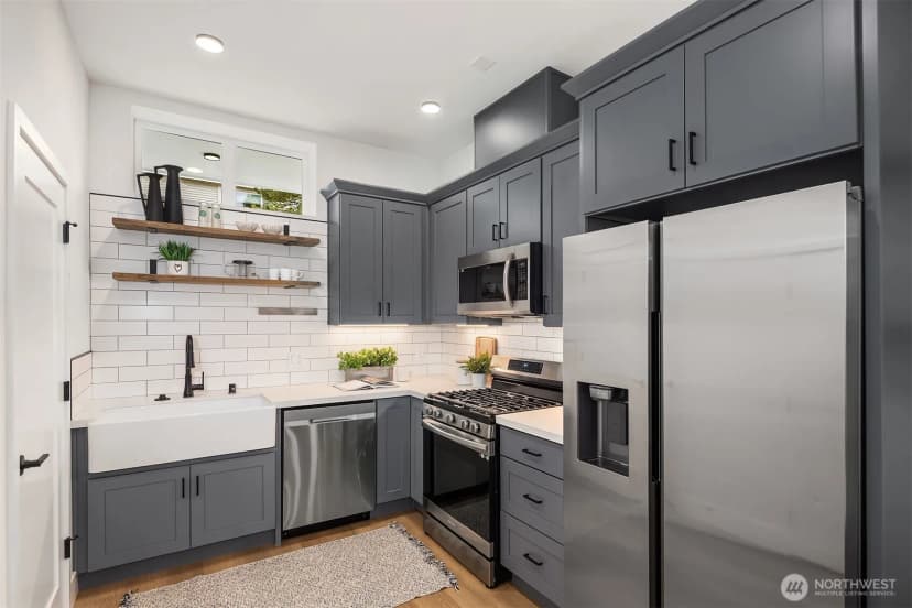 Property photo for 6037 42nd Avenue Sw #b, Seattle photo 4