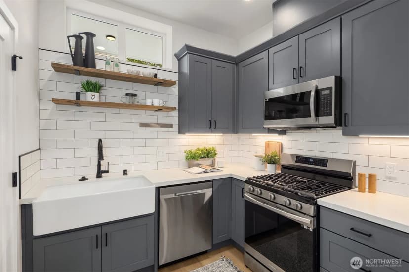 Property photo for 6037 42nd Avenue Sw #b, Seattle photo 10