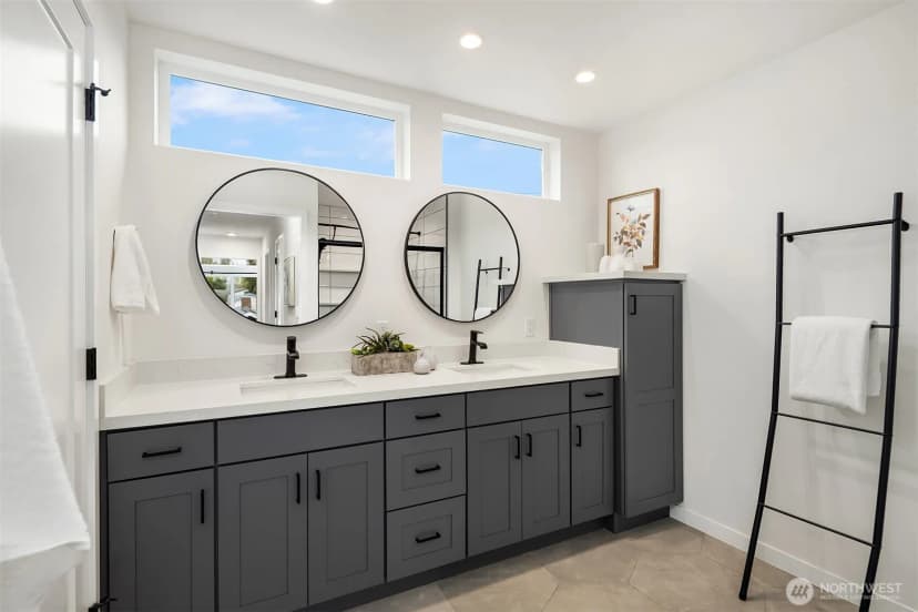 Property photo for 6037 42nd Avenue Sw #b, Seattle photo 17