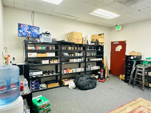 Property photo for 12413 S Meridian Street #ste B, Puyallup photo 4