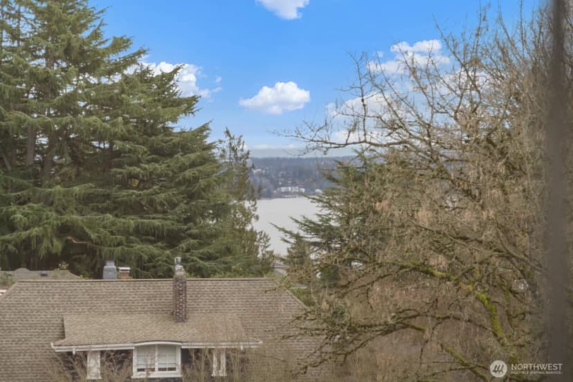 Property photo for 208 35th Avenue E, Seattle photo 19