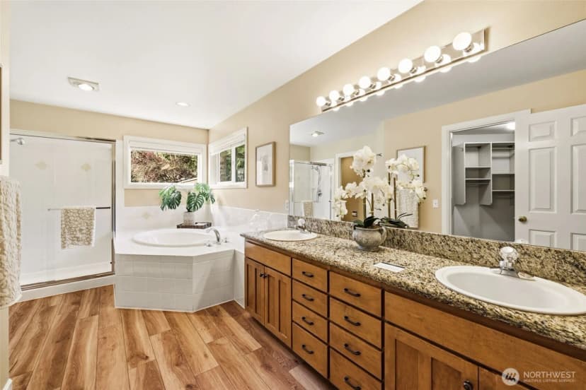 Property photo for 2401 Lyons Avenue Ne, Renton photo 16