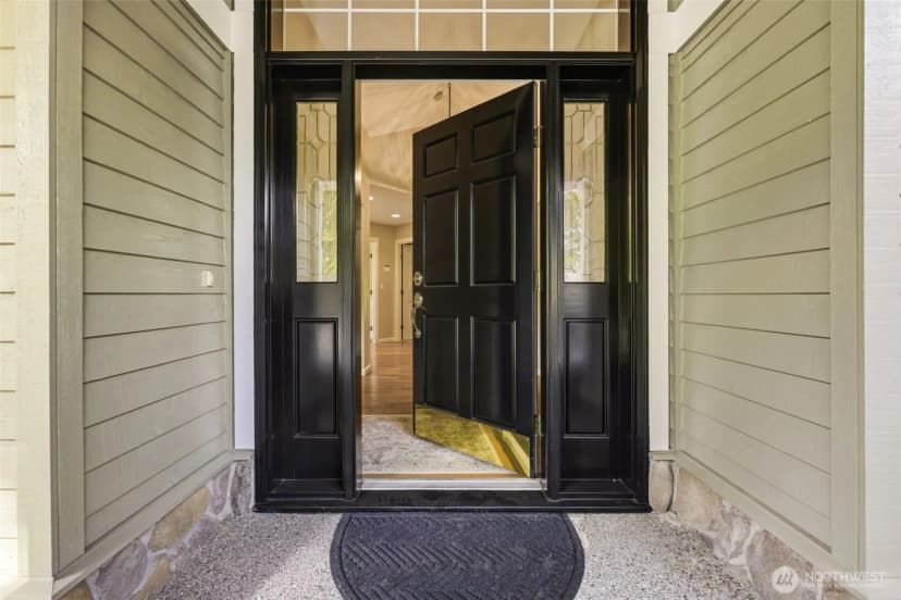 Property photo for 2401 Lyons Avenue Ne, Renton photo 4