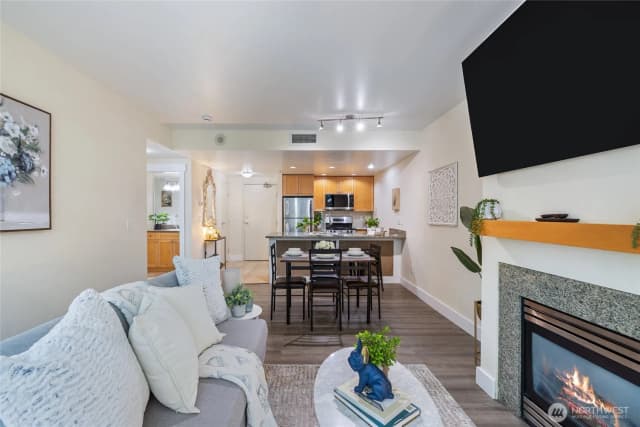 Property photo for 1420 Terry Ave #607, Seattle photo 2
