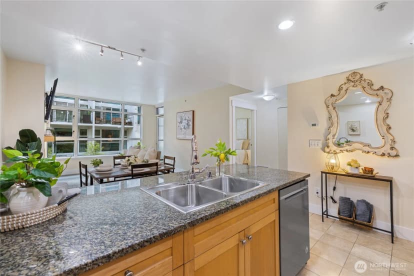 Property photo for 1420 Terry Ave #607, Seattle photo 4