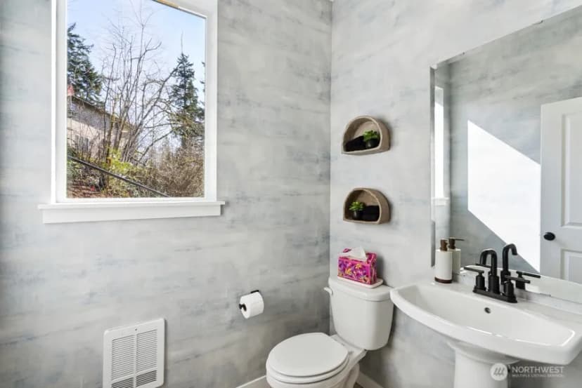 Property photo for 4130 Aberdeen Way Ne, Renton photo 11