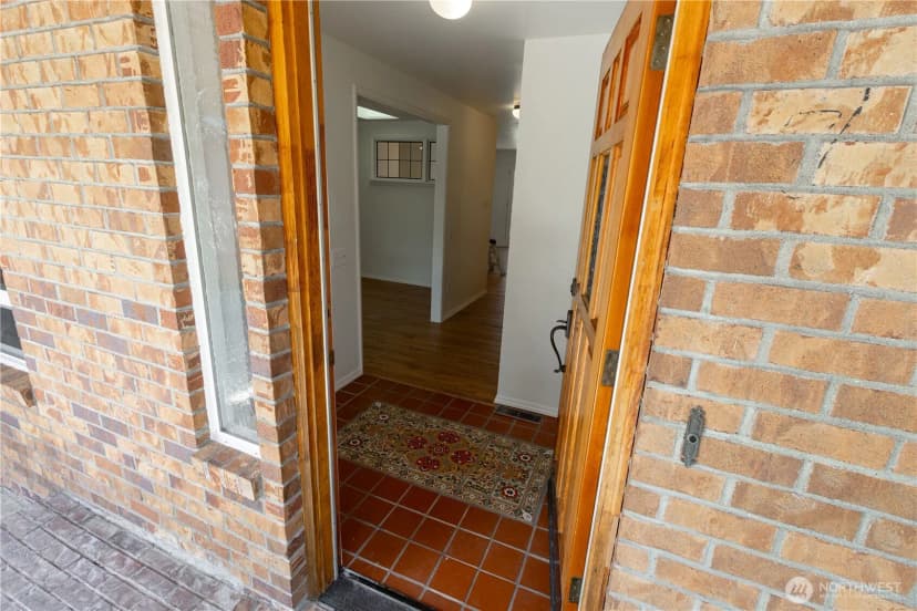 Property photo for 7134 Steelhead Lane, Burlington photo 4
