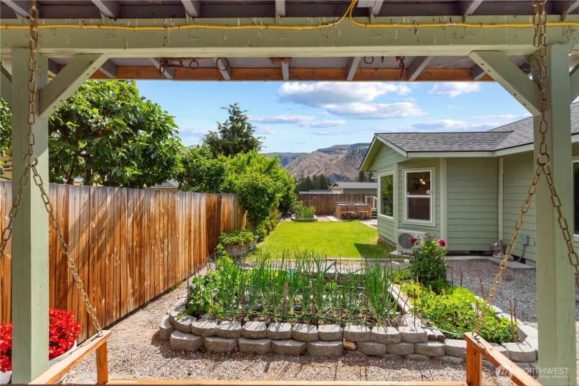 Property photo for 1010 Crest Loop, Entiat photo 12