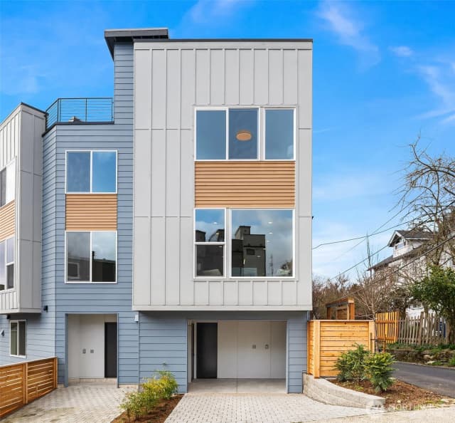 Property photo for 219 Ne 75th Street, Seattle photo 2