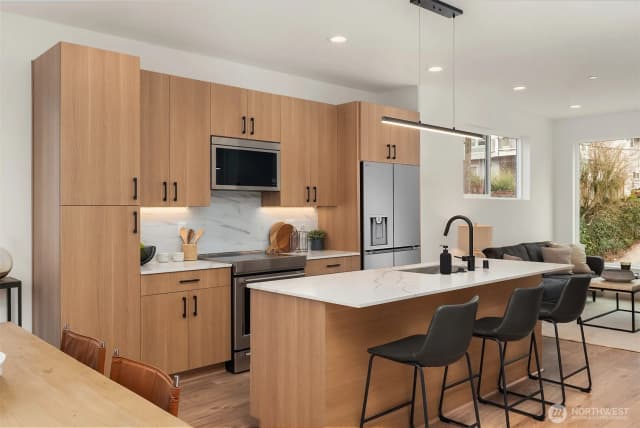 Property photo for 219 Ne 75th Street, Seattle photo 4