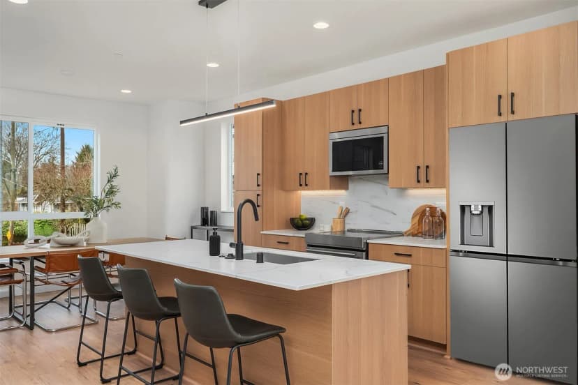 Property photo for 219 Ne 75th Street, Seattle photo 5