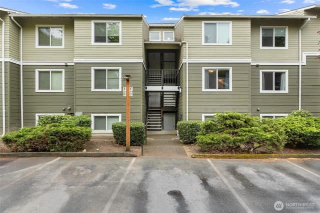 Property photo for 820 E Cady Rd #e204, Everett