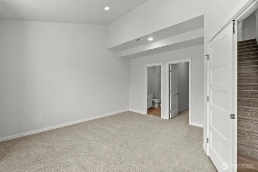 Property photo for 9116 Carlos Way Ne, Lacey photo 4