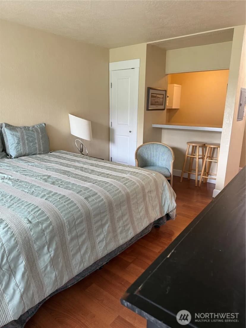 Property photo for 210 26th Street Nw #411/12, Long Beach photo 17