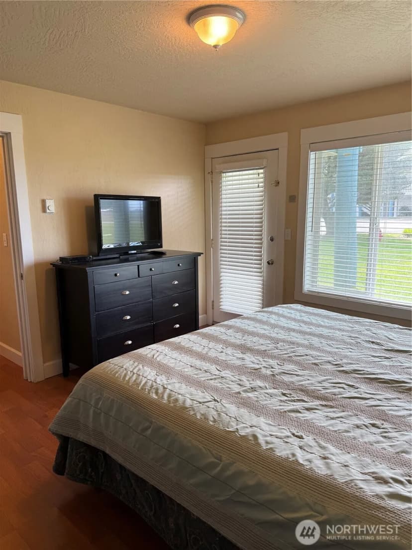Property photo for 210 26th Street Nw #411/12, Long Beach photo 18