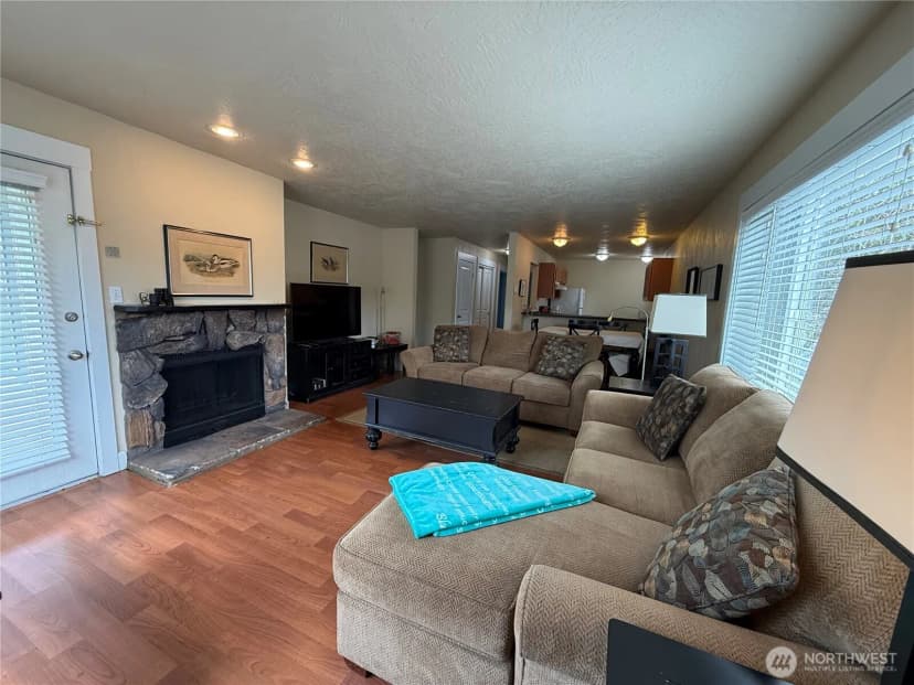 Property photo for 210 26th Street Nw #411/12, Long Beach