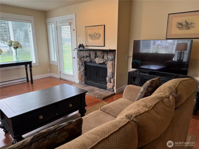Property photo for 210 26th Street Nw #411/12, Long Beach photo 4