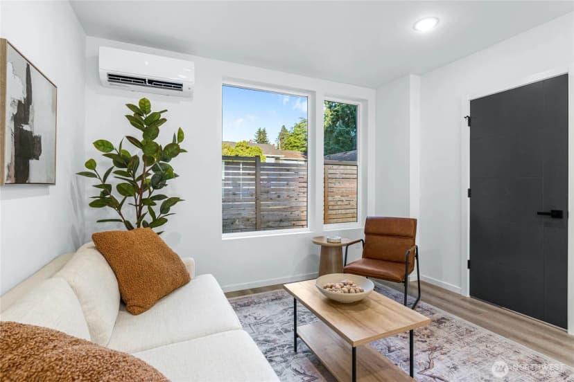 Property photo for 12510 35th Avenue Ne #e, Seattle photo 10