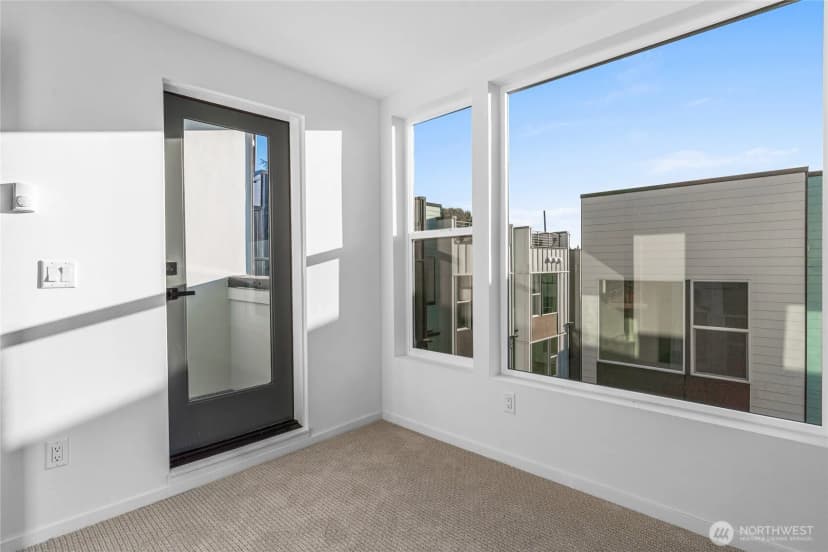 Property photo for 12510 35th Avenue Ne #e, Seattle photo 23