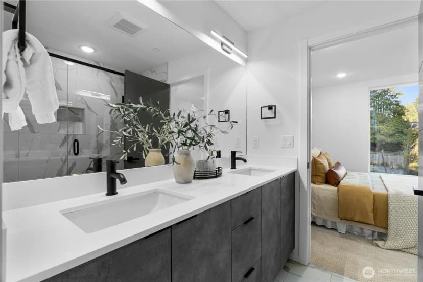 Property photo for 12510 35th Avenue Ne #e, Seattle photo 22