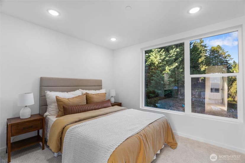 Property photo for 12510 35th Avenue Ne #e, Seattle photo 19