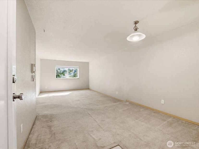 Property photo for 14344 N Stone Avenue #32, Seattle photo 4